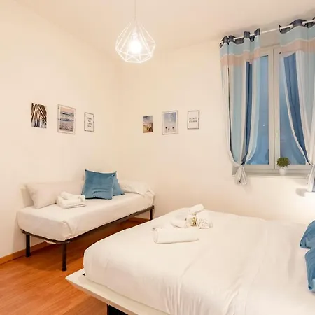 Mazzini 12, Elegant With Free Private Garage 800 M, Air Conditioning, Wi-fi, Just 100 M From The Public * Rapallo
