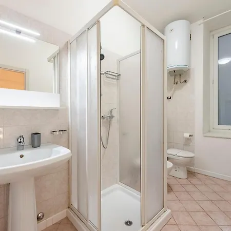 Mazzini 12, Elegant With Free Private Garage 800 M, Air Conditioning, Wi-fi, Just 100 M From The Public Apartament
