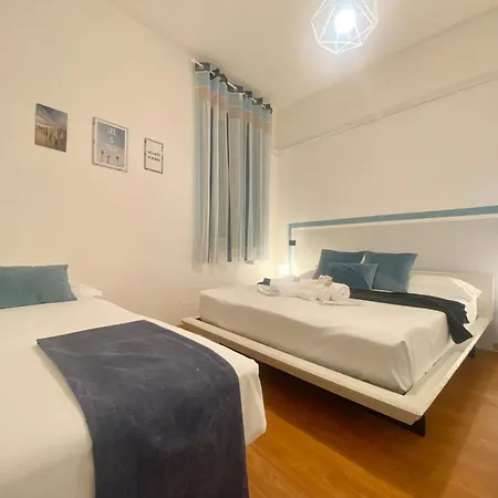 Mazzini 12, Elegant With Free Private Garage 800 M, Air Conditioning, Wi-fi, Just 100 M From The Public *