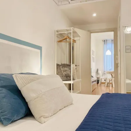 Apartament Mazzini 12, Elegant With Free Private Garage 800 M, Air Conditioning, Wi-fi, Just 100 M From The Public *