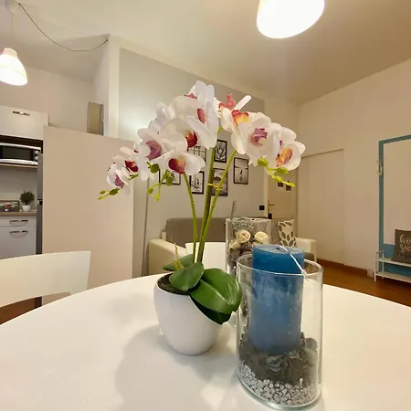 Apartament Mazzini 12, Elegant With Free Private Garage 800 M, Air Conditioning, Wi-fi, Just 100 M From The Public Rapallo