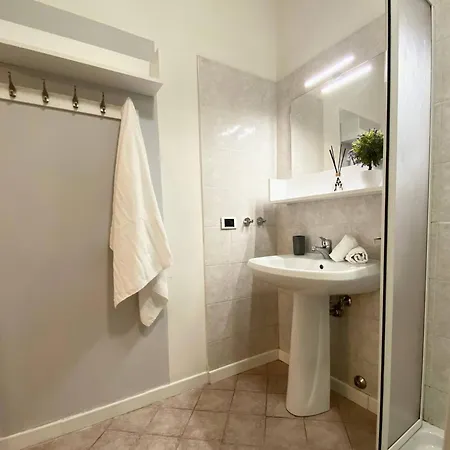 Mazzini 12, Elegant With Free Private Garage 800 M, Air Conditioning, Wi-fi, Just 100 M From The Public